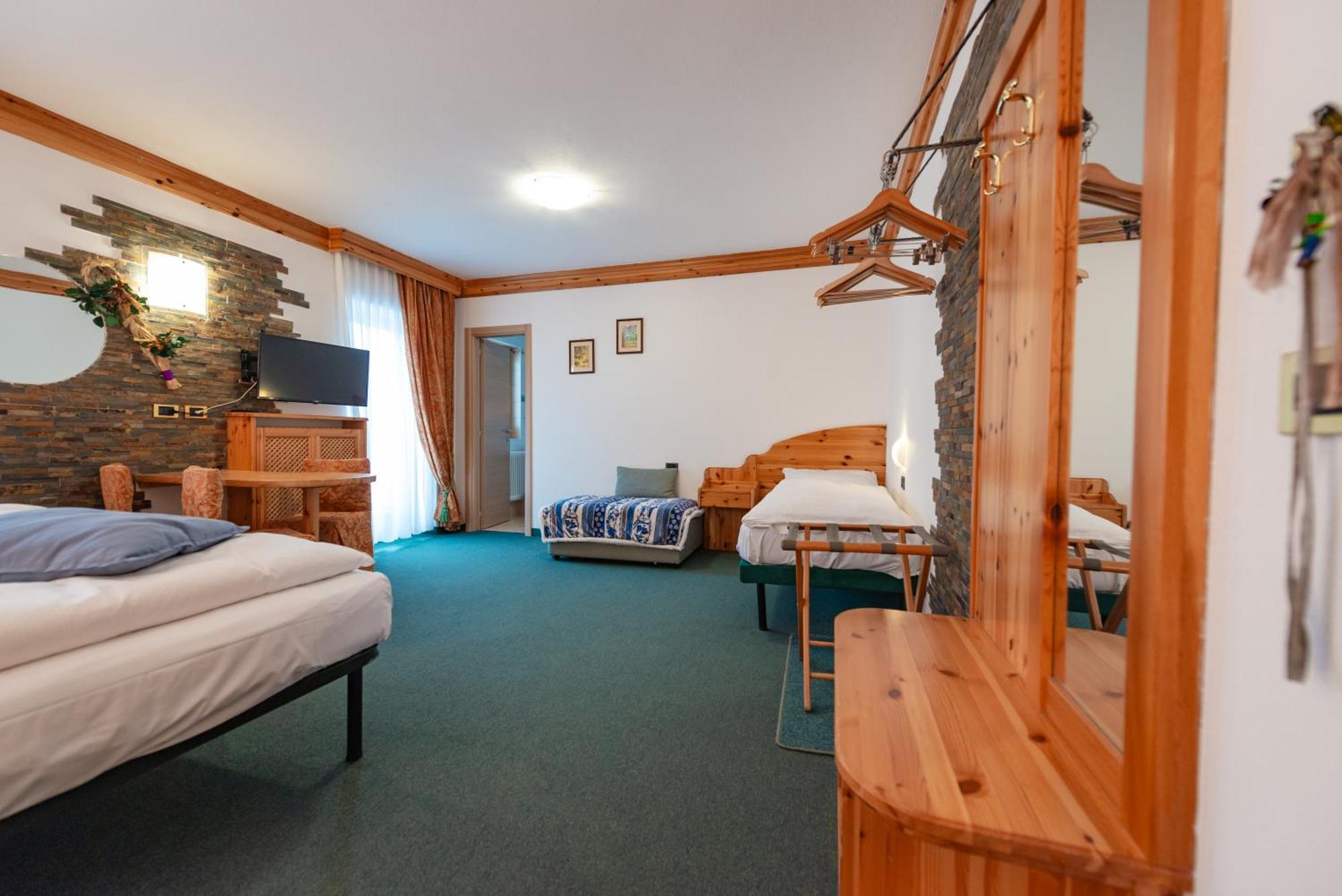 Hotel Ciamol Campitello di Fassa Extérieur photo