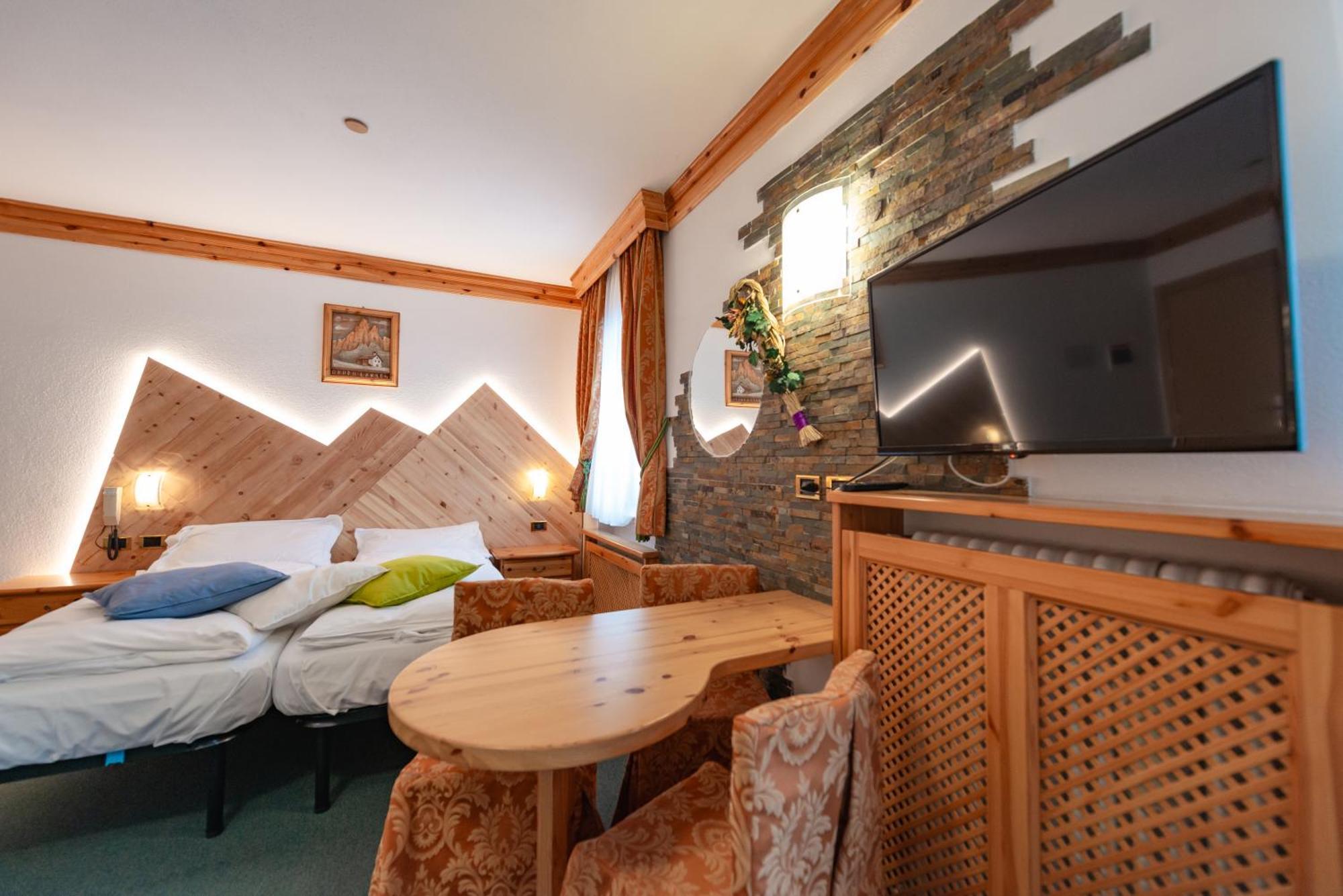 Hotel Ciamol Campitello di Fassa Extérieur photo